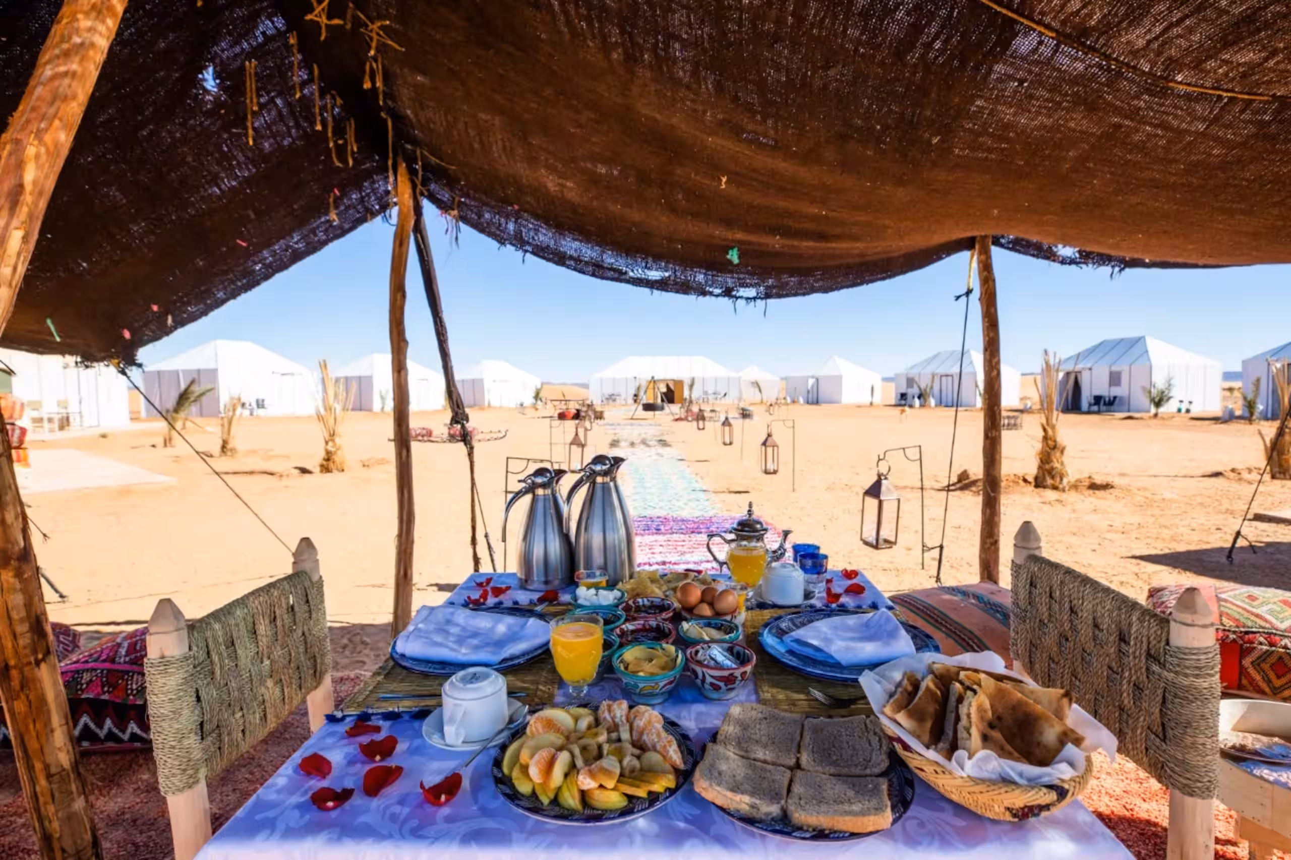 Bivouac Traditionnel Berbère à Merzouga : Immersion Authentique